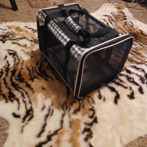 medium sized cat carrier